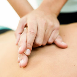 Fisioterapia en Triana para tu lumbalgia, cerivcalgia, dolor de espalda, rodillas, etc.
